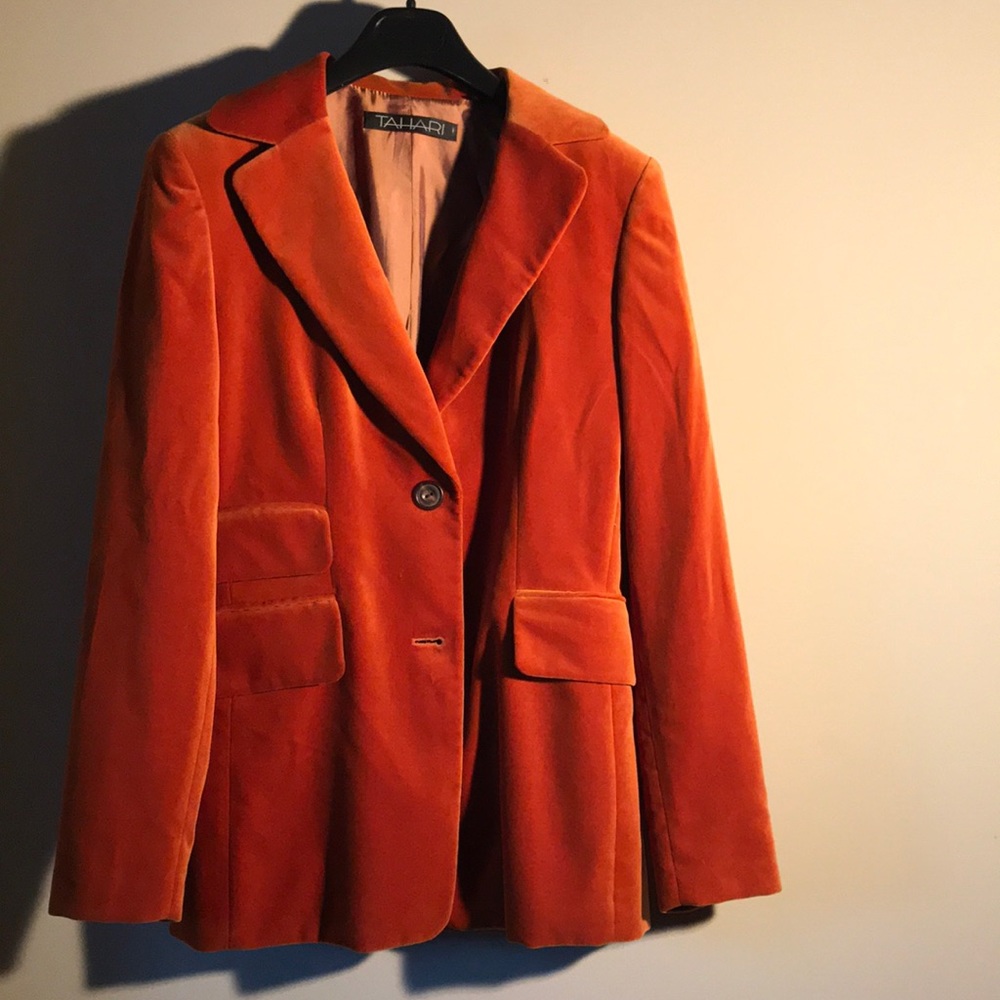 Tahari bright pumpkin velvet jacket. Size 6